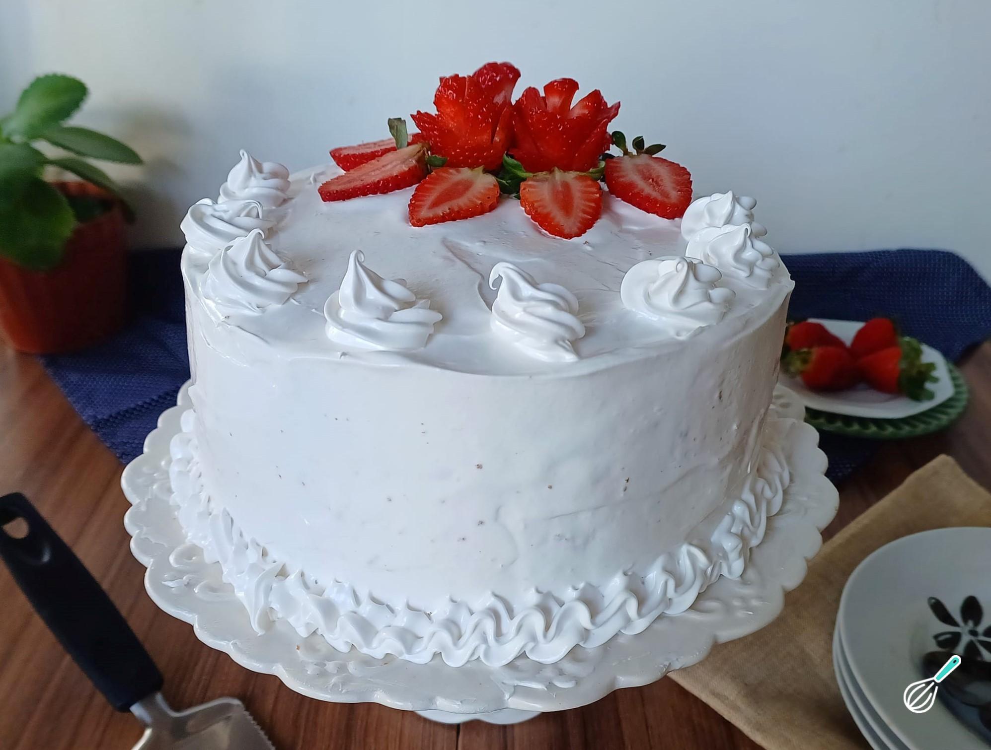 Bolo de Morango com Chantilly